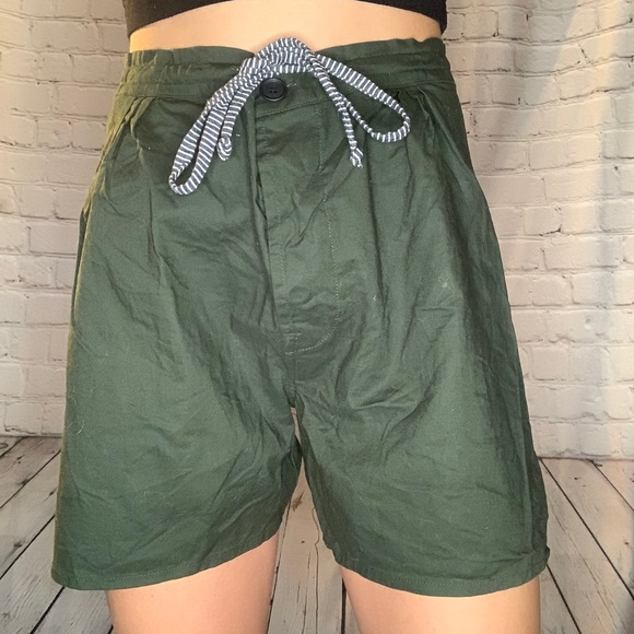GREI NY Pleated Men’s Shorts - Picture 2 of 4